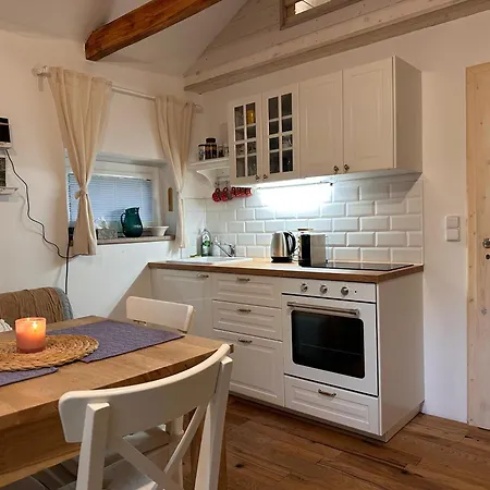 Chatinka Kersku * Hradistko (Nymburk)