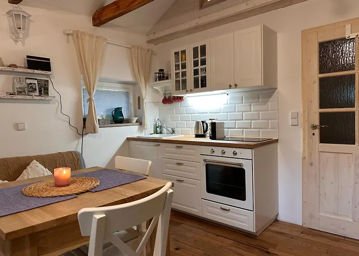 Chatinka Kersku * Hradistko (Nymburk)